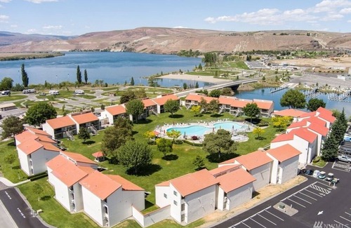 Quincy Condo | Condo in Crescent Bar Resort—20 minutes from the Gorge amphitheater.