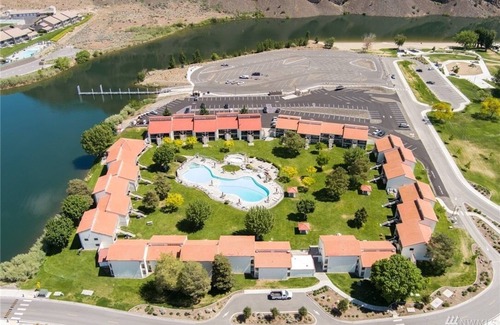 Quincy Condo | Condo in Crescent Bar Resort—20 minutes from the Gorge amphitheater.