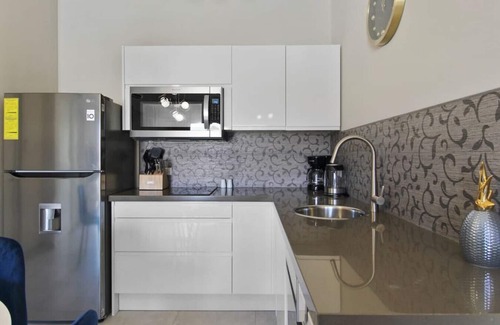 Gold Coast Apartment | Condo in Gold Coast with Resort Amenities - Blue Pearl by Bocobay