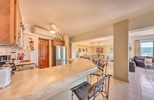 Centro Condo | Condo in Plaza Nautica < 1 Mile to The Arch!