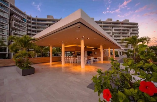 Marina Vallarta Hotel | CONDO NIM BY TRVL2HM