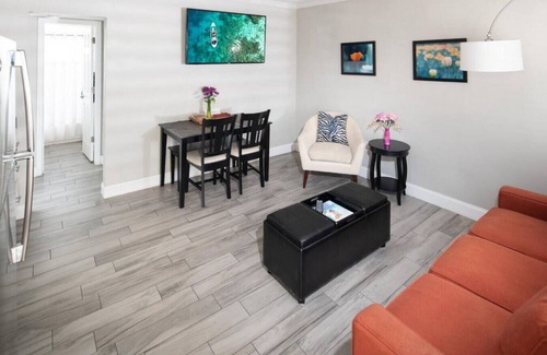 Belleair Beach Condo | Condo On The Beach - Heated Pool - Self Check-in
