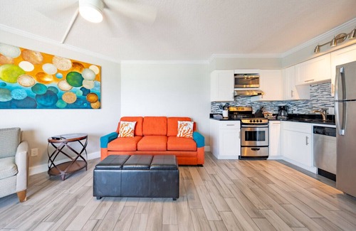 Belleair Beach Condo | Condo On The Beach - Ocean View Balcony - Pool