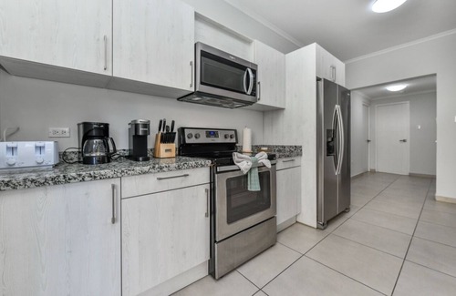 Gold Coast Condo | Condo. Private pool. 2 minutes to beaches by car