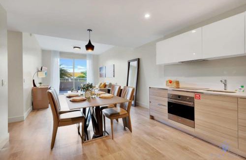 Hollywood Apartment | Condo Resort - Best Stay - Balcony - Rooftop pool - Gym