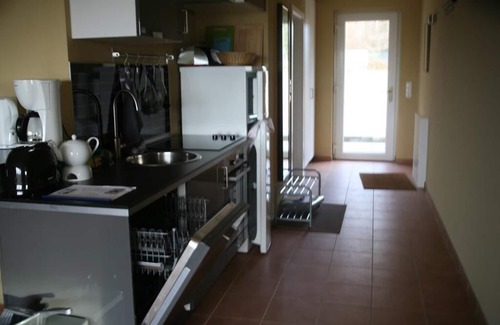 Windeby Condo | Condo-Standard-Ensuite with Bath-Terrace-Mamsahi
