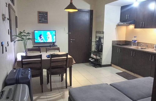 San Lorenzo Condo | Condo Staycation in SLP Bangkal Makati
