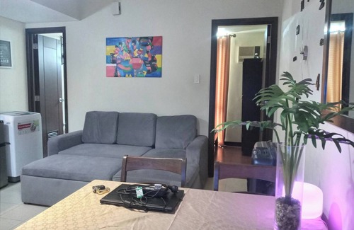 San Lorenzo Condo | Condo Staycation in SLP Bangkal Makati