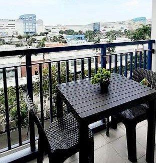 Barangay 76 Hotel | CONDO Staycation Sea Residence MOA-Kharen