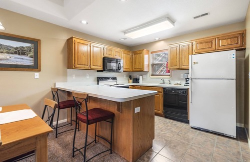 Branson West Condo | Condo & Suite with Lock-off Connection in Serene, Gated Community
