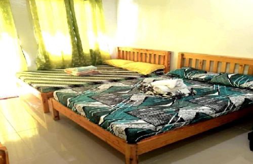 Moonwalk Apartment | Condo Transient Near NAIA Airport T1234 with Unlimited WIFI v1