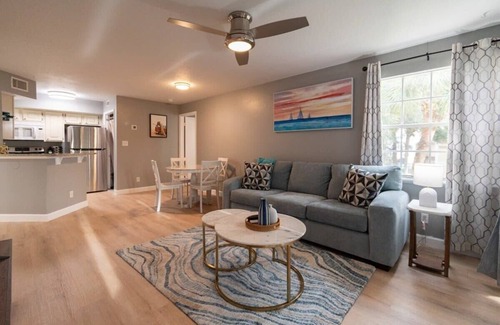 Ocean Side Village Condo | Condo with all Essentials, Gym & Pool - Beachside