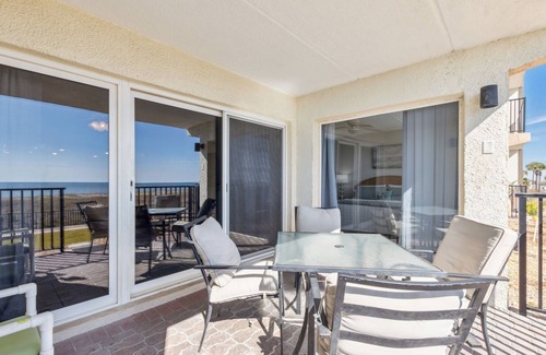 Fernandina Beach Condo | Condo with Atlantic View from Private Patio, Short Walk to the Beach by RedAwning