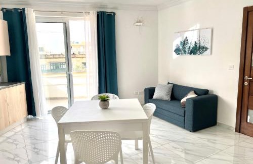Gzira Apartment | Condo with Patio overlooking Piazza