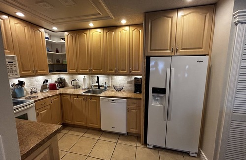 Harbor Village Condo | Condo with pool, walking distance to beach, groceries and several restaurants