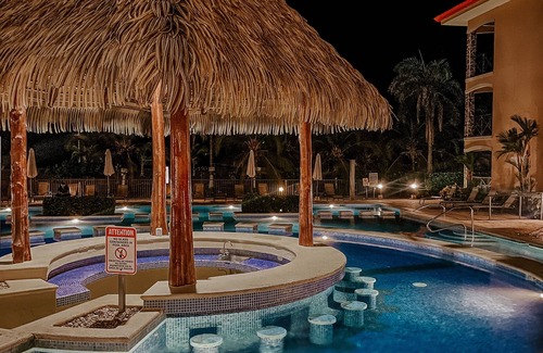 Barrio Los Villalobos Condo | Condo Yuli, Oceanfront on Jaco Beach