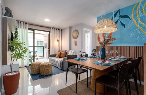 Taio Apartment | Condomínio Club a 50m PRAIA dos Anjos - Unidades com 2 QUARTOS, PISCINA, estacionamento e portaria 24h - Área de lazer 3000m, wi-fi 800MB, churrasqueira e cozinha completa