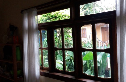 Arraial d'Ajuda Ski Chalet | Condominio Hospedes da Terra - Chalet in a condominium close to the center