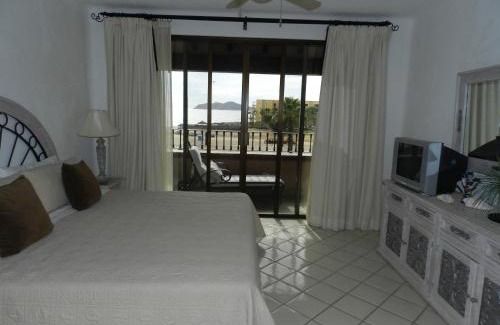 San Jose del Cabo Apartment | Condominios El Dorado II