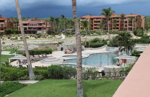 San Jose del Cabo Apartment | Condominios La Luna - Ocean Front