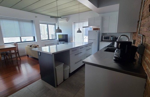 Plateau Mont Royal Condo | Condotel LeLuxe St-Denis St - mtlFlats
