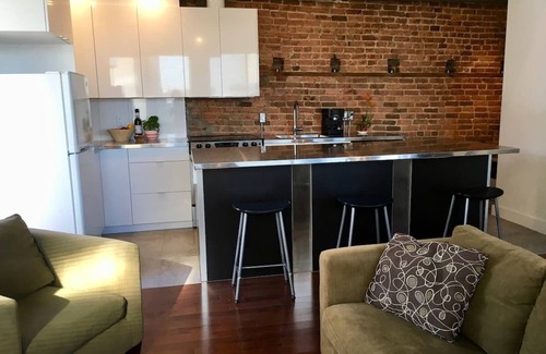 Plateau Mont Royal Condo | Condotel LeLuxe St-Denis St - mtlFlats