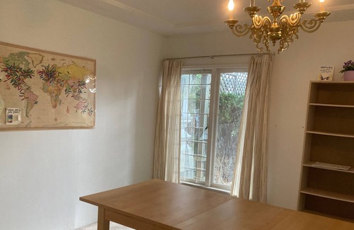 Oakridge House | Conference and Self-Isolation Paradise in Kerrisdale/Oakridge