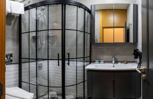 Sirinevler Mahallesi Hotel | Confores Hotel