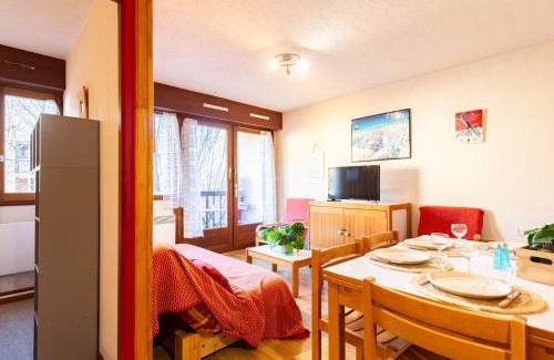 Vignec Apartment | Confort à St Lary: T2, 4 pers, jacuzzi, sauna, gym, parking - FR-1-296-512