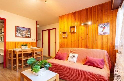Vignec Apartment | Confort à St Lary: T2, 4 pers, jacuzzi, sauna, gym, parking - FR-1-296-512