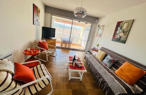 Sanary-sur-Mer Apartment | Confort absolu à Sanary, l'appart de la mer, tout à pied, le port, la plage, clim et garage