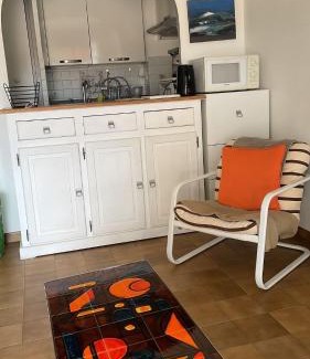 Sanary-sur-Mer Apartment | Confort absolu à Sanary, l'appart de la mer, tout à pied, le port, la plage, clim et garage