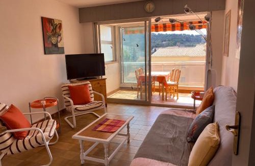 Sanary-sur-Mer Apartment | Confort absolu à Sanary, l'appart de la mer, tout à pied, le port, la plage, clim et garage