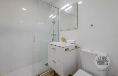 Las Acacias Apartment | Confort con parking para 3, vive la Latina