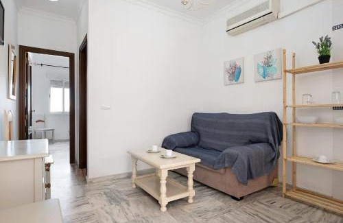 Conil de la Frontera City Center Apartment | Confort para dos con Wi-Fi y Aire acondicionado
