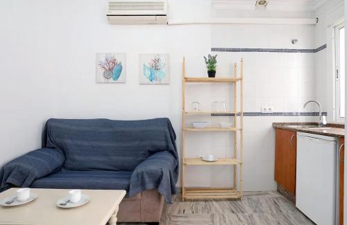 Conil de la Frontera City Center Apartment | Confort para dos con Wi-Fi y Aire acondicionado