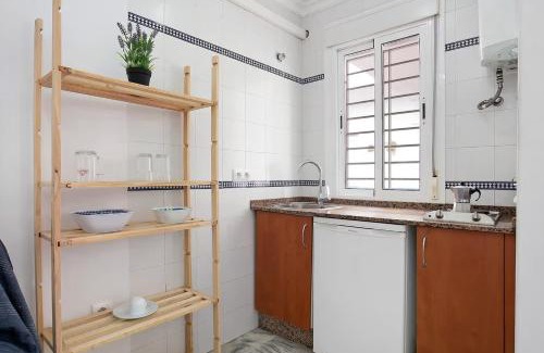 Conil de la Frontera City Center Apartment | Confort para dos con Wi-Fi y Aire acondicionado