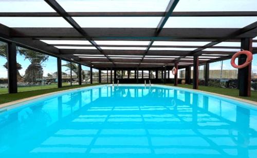 Villaverde House | Confortable Alojamiento con Piscina y Estilo