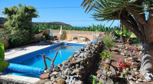 Icod de los Vinos Apartment | Confortable Estudio con Terraza, Piscina y Barbacoa para Escapadas