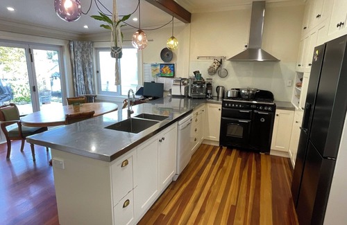 Havelock North House | Confortable family home with rural outlook near village