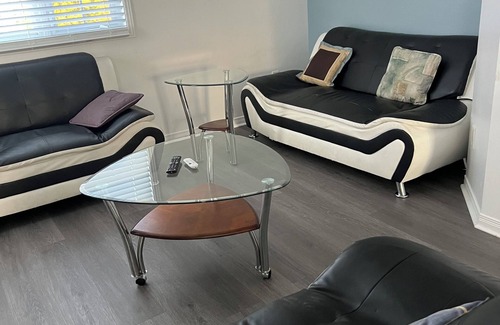 Aylmer Apartment | Confortable Sunny Sky