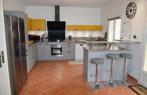 Cuges-les-Pins Villa | Confortable Villa de vacances et sa piscine à Cuges les pins à 2km OK Corral 20km plages