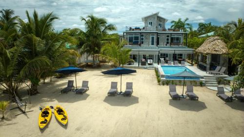 Placencia Apartment | Conmigo Villas - 6 Bedroom Beachfront with Pool