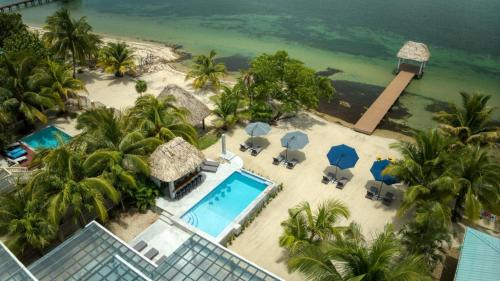 Placencia Apartment | Conmigo Villas - 6 Bedroom Beachfront with Pool
