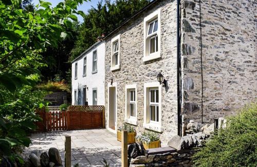 Bampton House | Conn Cottage