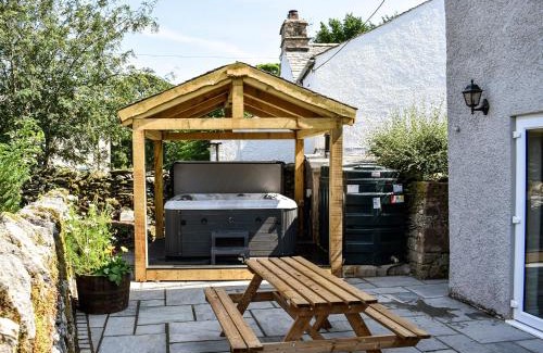 Bampton House | Conn Cottage
