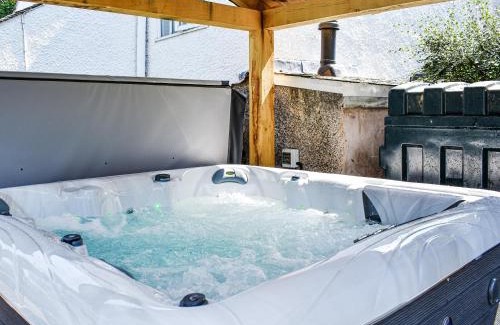 Bampton House | Conn Cottage