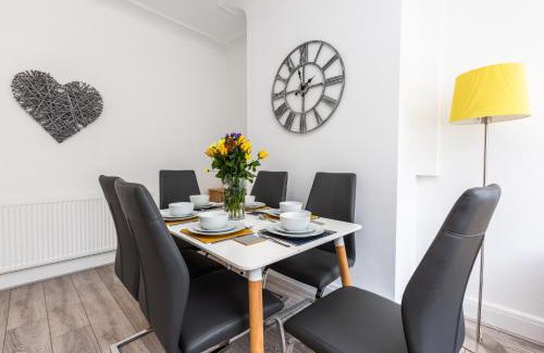 Preston House | Connaught House - Wi-Fi, Parking, Contractors