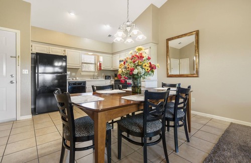 Branson West Condo | Connecting Fully-Equipped Condo & Suite with Kitchenette