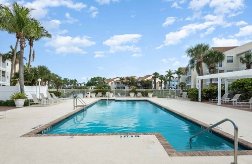 Ocean Side Village Condo | Connie · Peaceful 2/2 Pondside Condo · Half mile to Beach